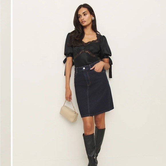 New Reformation Dolly Silk Black Top. - Picture 4 of 12